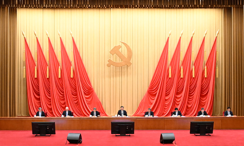 4月3日，學(xué)習(xí)貫徹習(xí)近平新時代中國特色社會主義思想主題教育工作會議在北京召開。中共中央總書記、國家主席、中央軍委主席習(xí)近平出席會議并發(fā)表重要講話。李強、趙樂際、王滬寧、蔡奇、丁薛祥、李希、韓正出席會議。